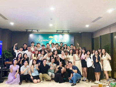 Tiệc sinh nhật 7 tuổi Công ty TNHH Trực tuyến OHI: Ấm cúng, Gắn kết và Hướng tới tương lai