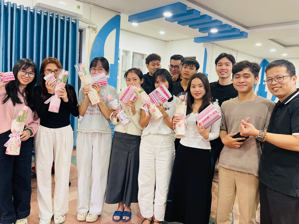 Ngày lễ 8/3 của chị em OHI - Một chút bất ngờ, một chút tiếng cười và thật nhiều yêu thương